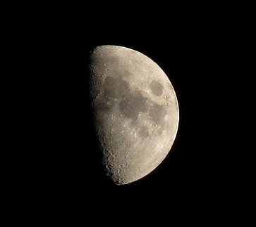 2016 04 15 moon01
