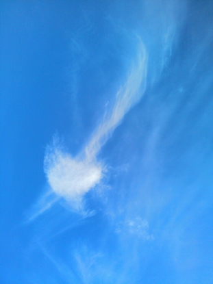 ハートに羽の雲