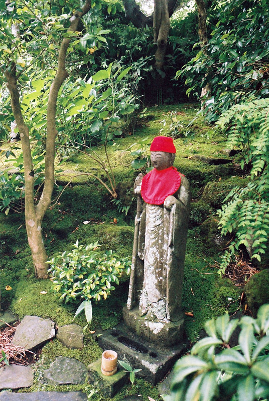 なみちゃんと鎌倉編２日目の１　報国寺苔庭のお地蔵さま