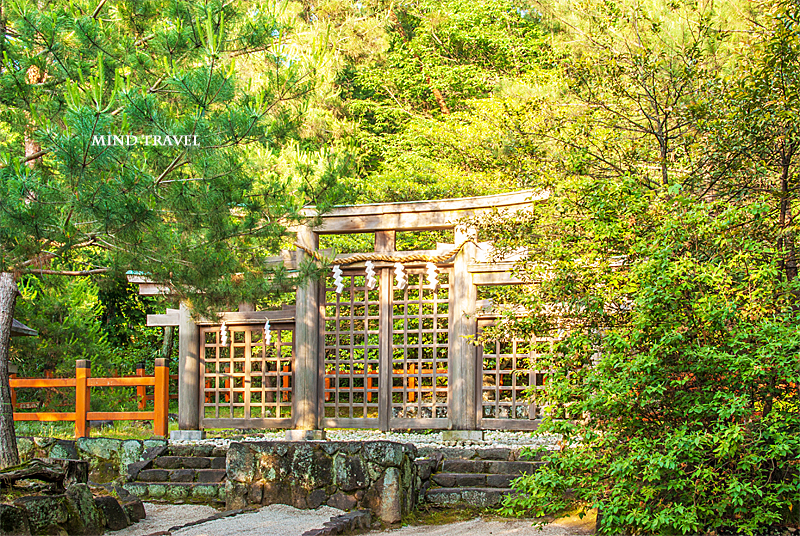 檜原神社　三つ鳥居
