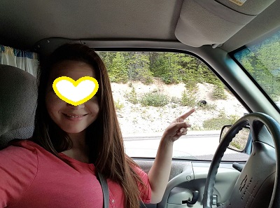 車窓の外のクマとの自撮り写真をWhatsAppで送ってきた時は