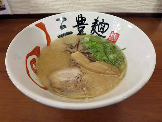 三豊麺 恵美須町店・白とんこつ三豊麺