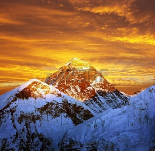 17604737-夜の色のカラパタール---ネパールからエベレストのビュー